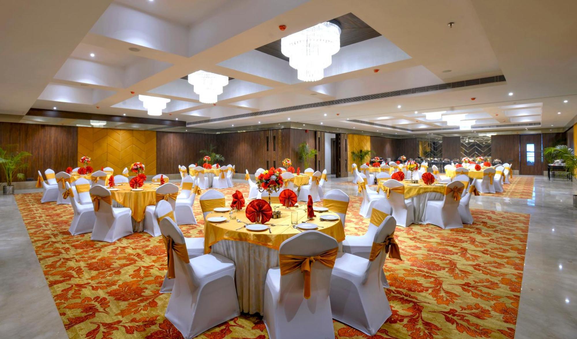 Golden Tulip Agra Hotel Agra  Exterior foto