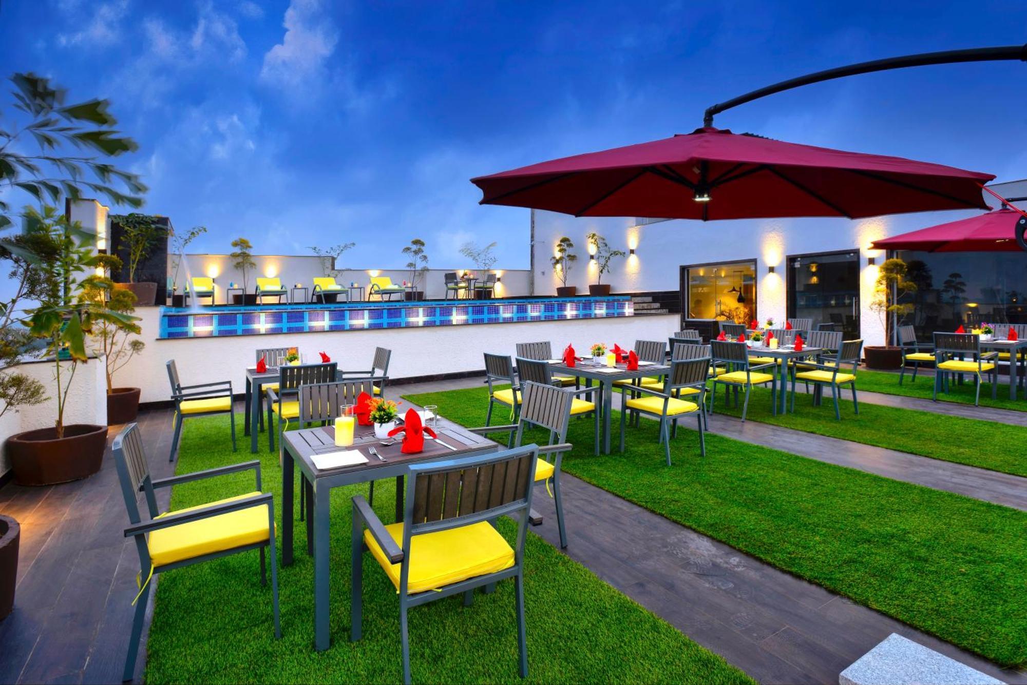 Golden Tulip Agra Hotel Agra  Exterior foto