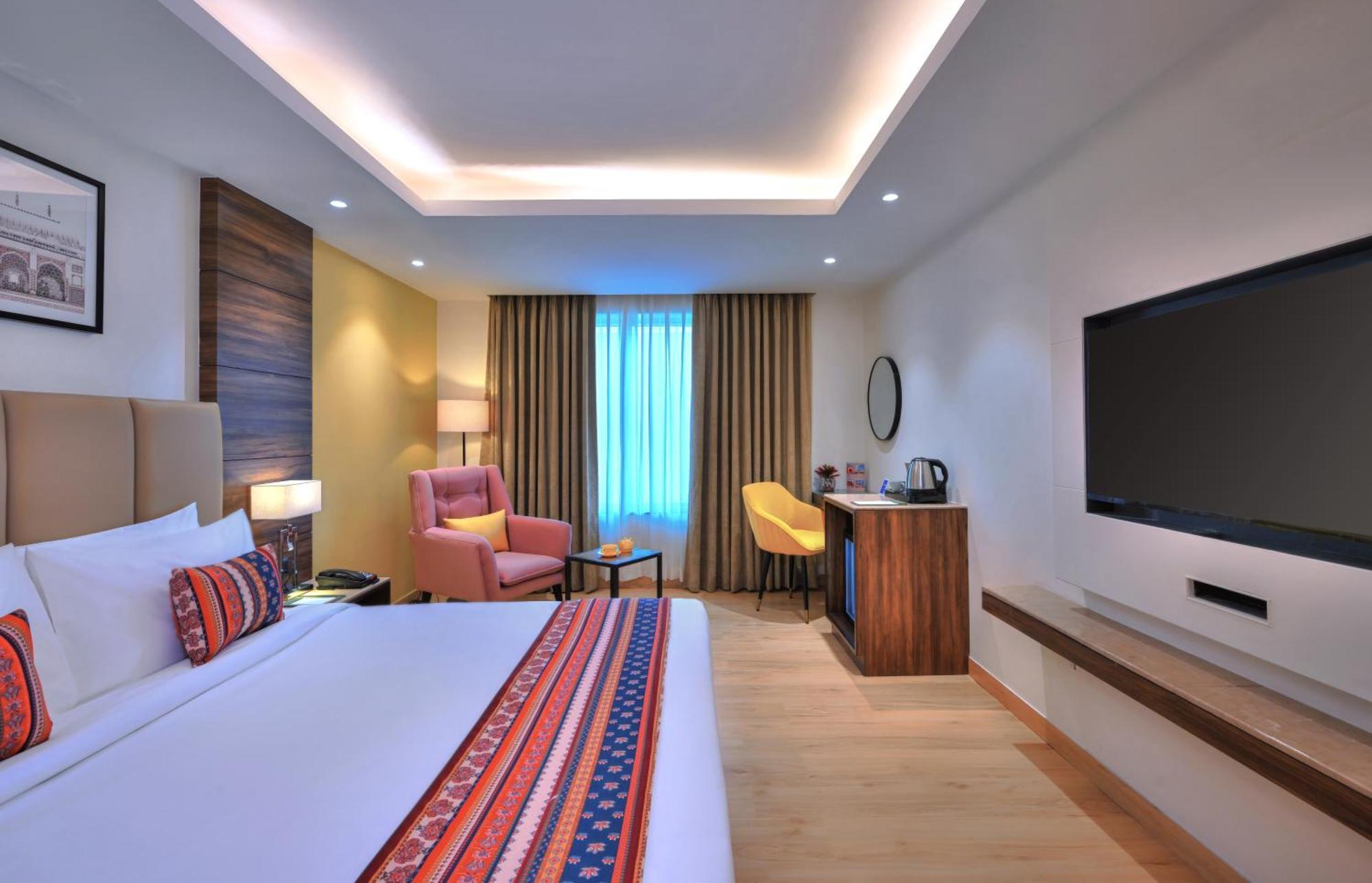 Golden Tulip Agra Hotel Agra  Exterior foto