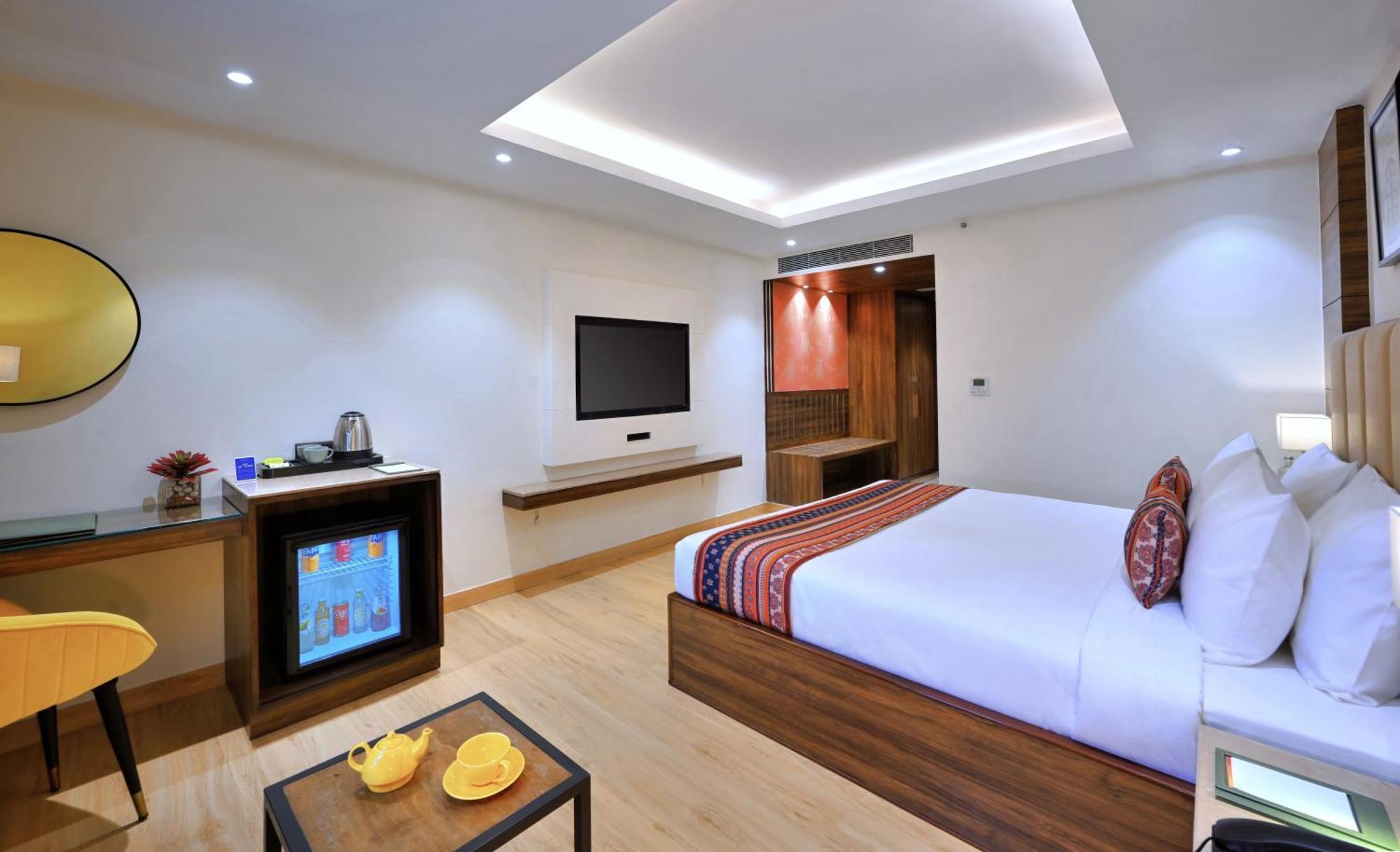 Golden Tulip Agra Hotel Agra  Exterior foto
