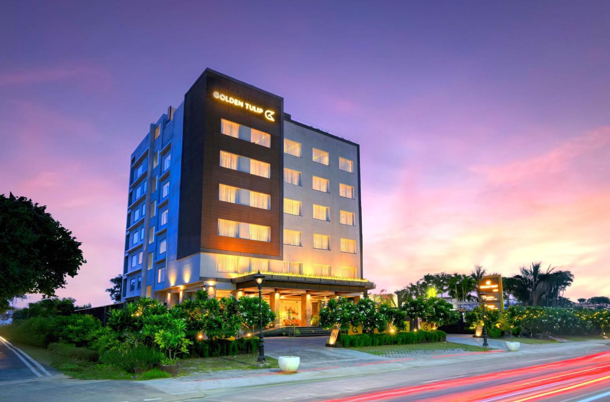 Golden Tulip Agra Hotel Agra  Exterior foto